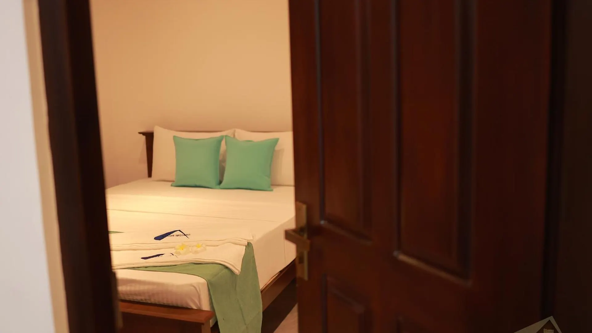 D Plus Homestay Νεγκόμπο Πανσιόν